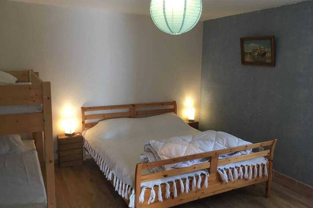 Logement Independant Le Poulailler Proche Guedelon Треньи Экстерьер фото